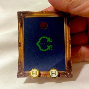 Wonder small H earrings. Brand new.